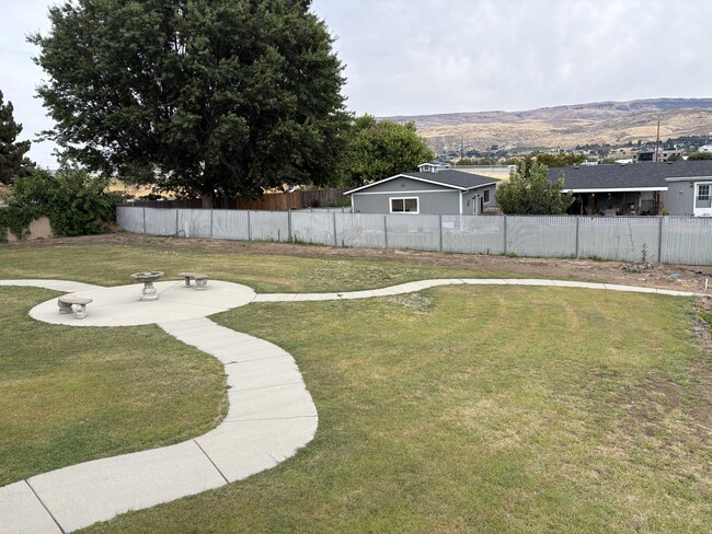 2557 Cordell St Unidad n/a