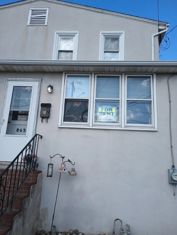 Building Photo - 865 Lancaster Ave Rental