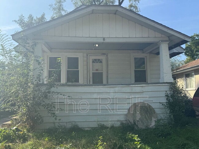 Photo - 1023 Barrie Ave