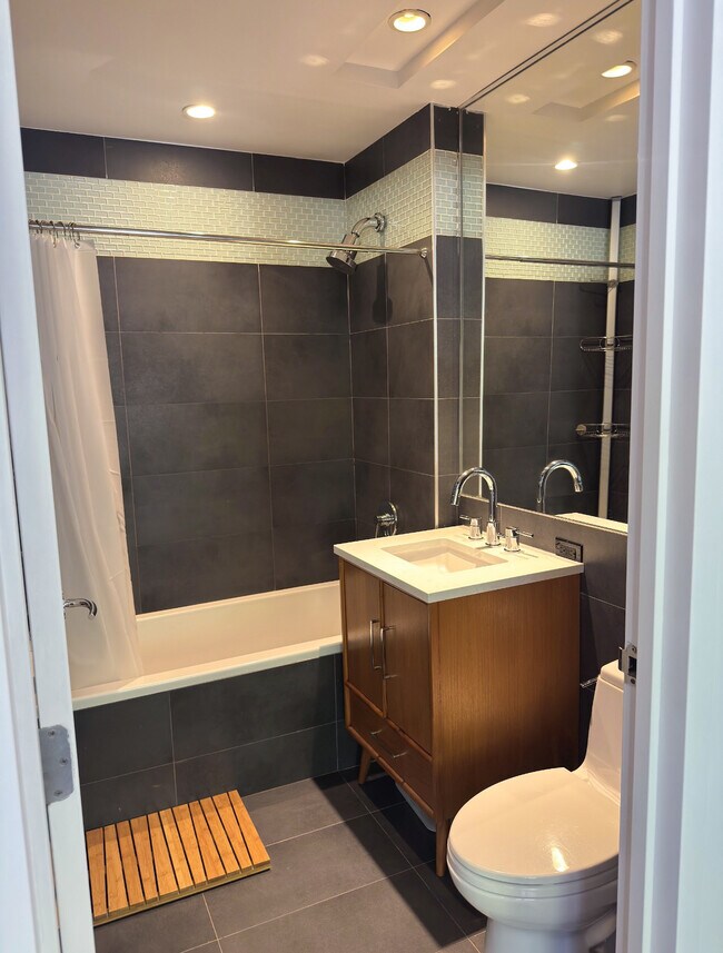 Photo - 415 Leonard St Unit 1B