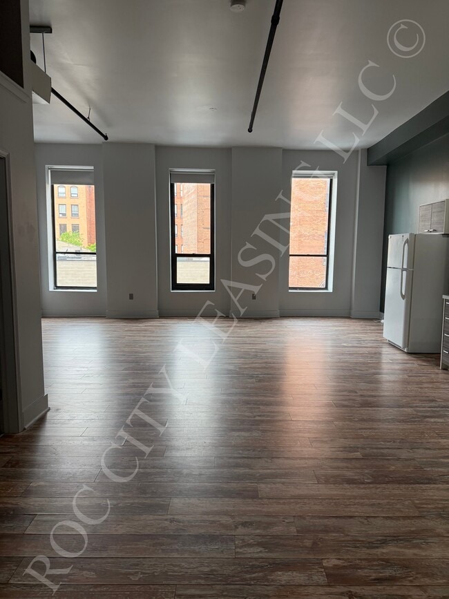 155 Saint Paul #211 Living Space