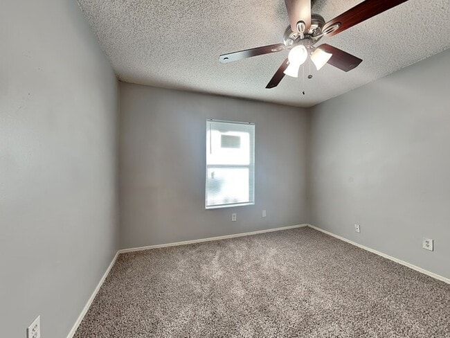 Photo - 1101 Bronner Dr