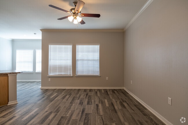 1BR, 1BA - 873SF Living Room