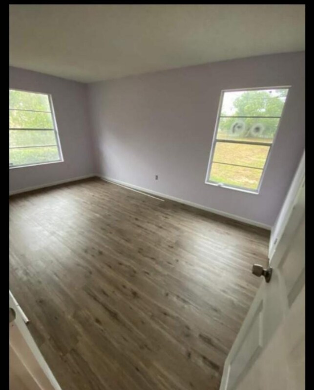 Photo - 585 Silver Course Cir