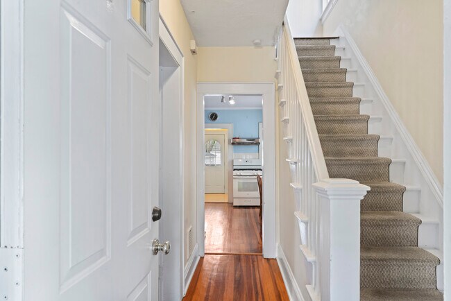 Photo - 516 Oldfield Road- Furnished Student House