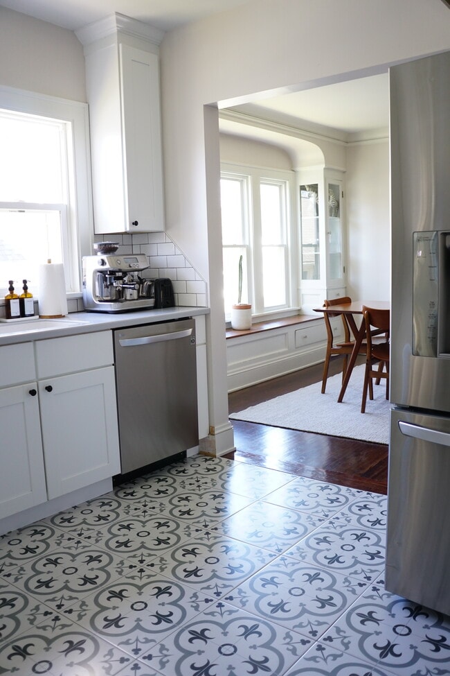 Photo - 10010 Burton Ave