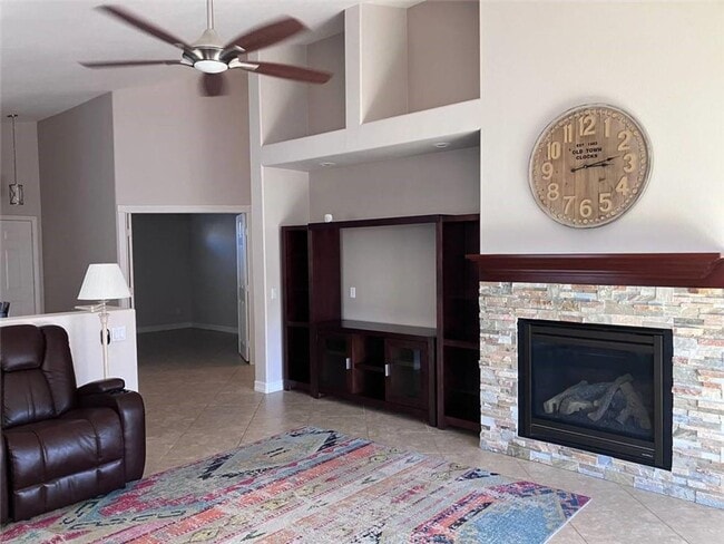 Photo - IMMACULATE FURNISHED 3BEDROOM GREEN VALLEY BEAUTY!