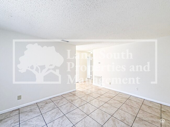 Photo - 5859 Charlton Dr