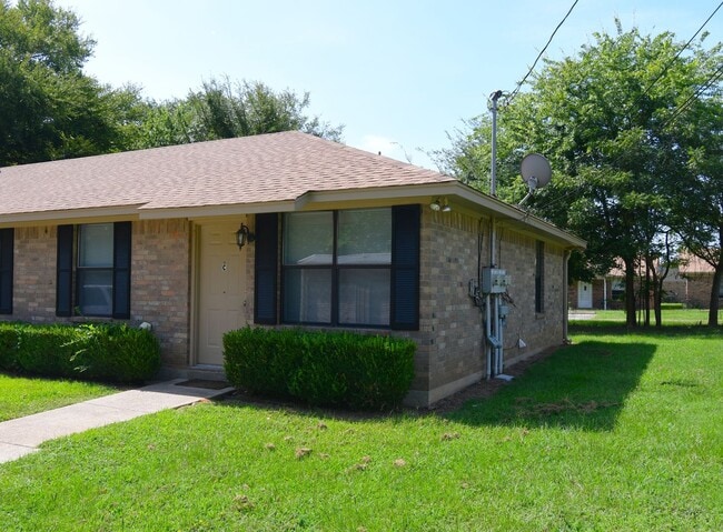 Photo - 203 Memory Ln