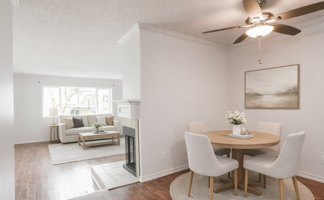 Photo - 2 bedroom 1 bath Condo for Rent in Everett WA Unit #N325