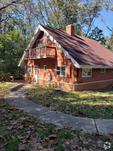 Building Photo - 3 bedroom, 1.5 bath cottage in country se... Rental