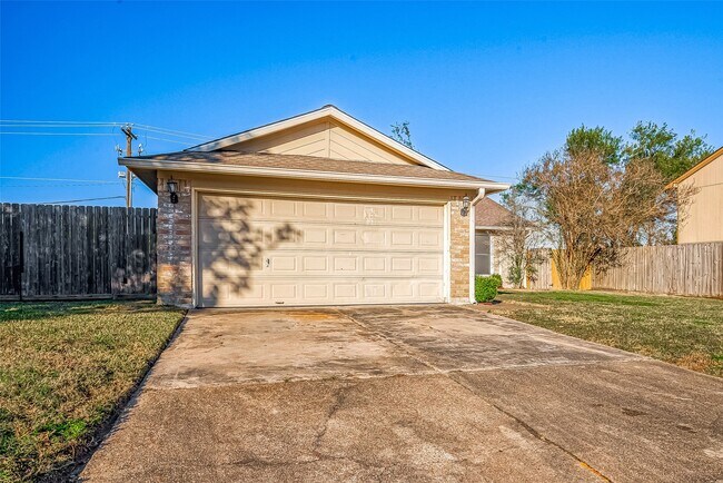 Photo - 610 Bienville Ln