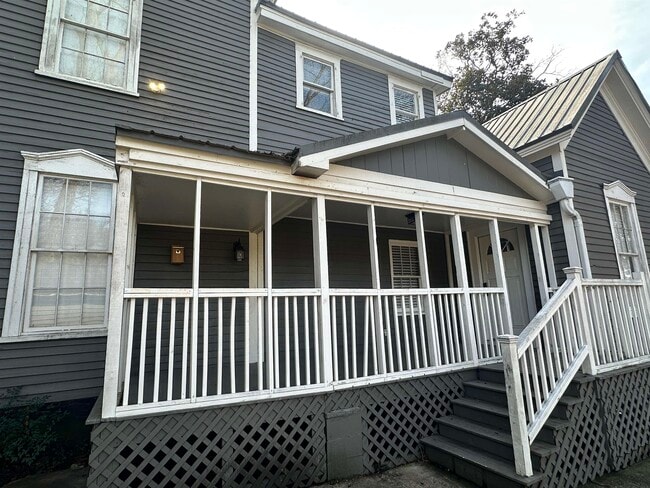 Photo - 205 N 2nd St