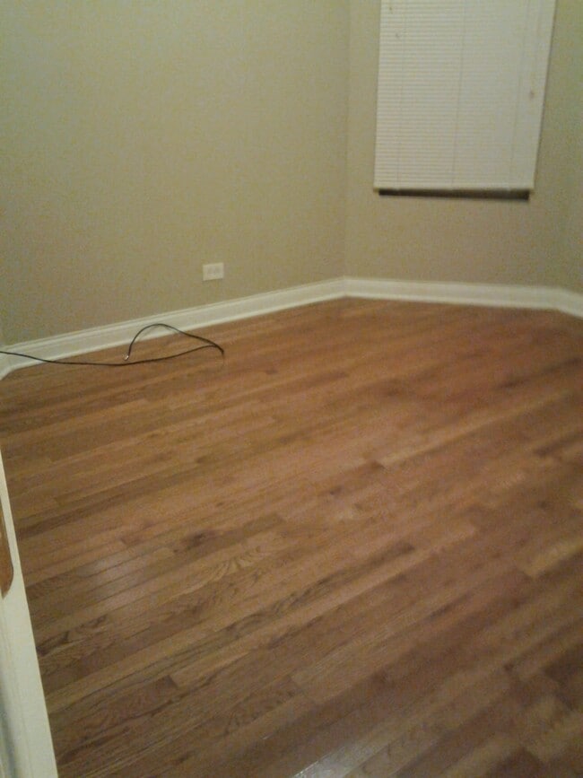 Bedroom - 6630 S Ingleside Ave Unit 1