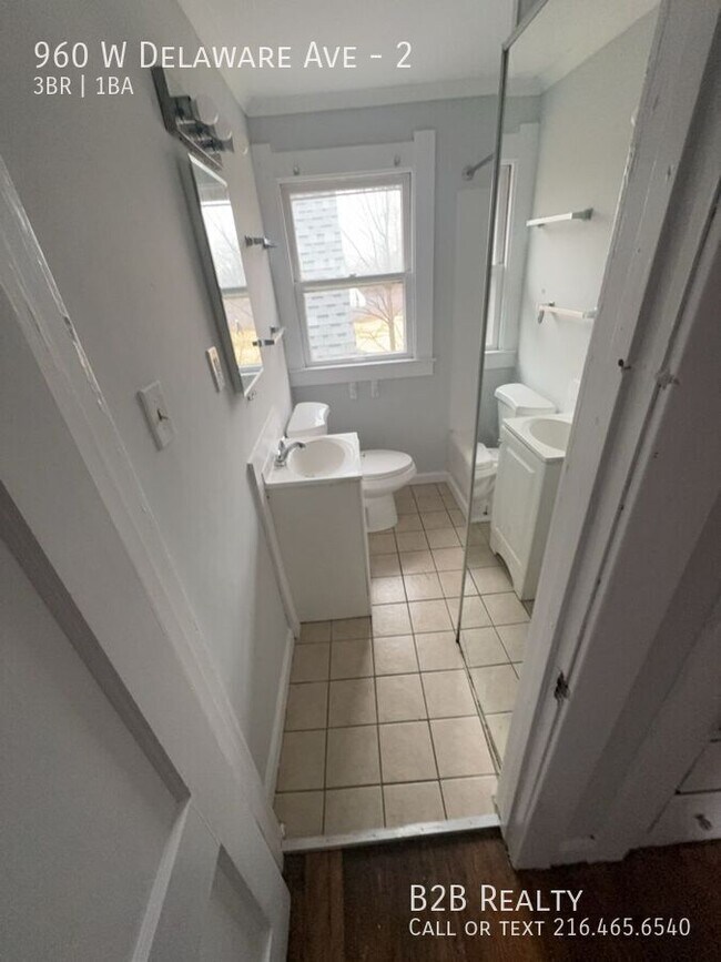 Photo - 960 W Delaware Ave Unit 2