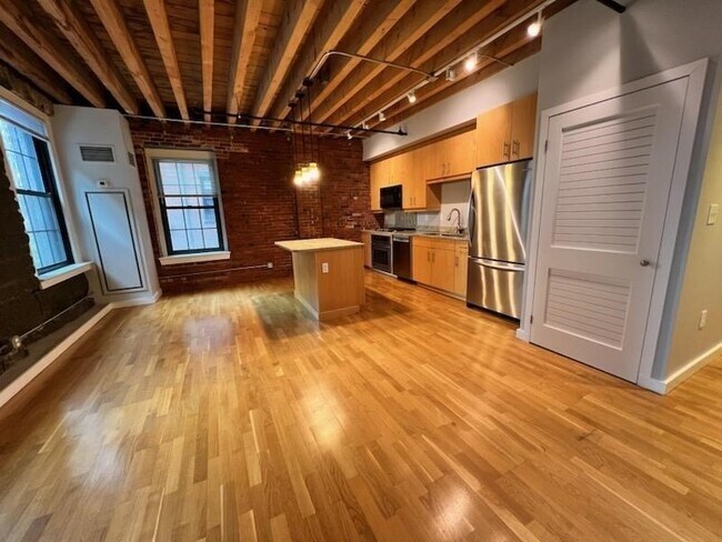 101 Broad St Unit 4E