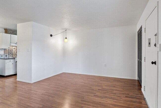 Photo - Charming Upgraded Condo in Old Town – Prim...