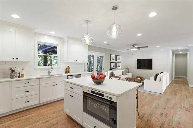 Photo - 334 Michael Dr