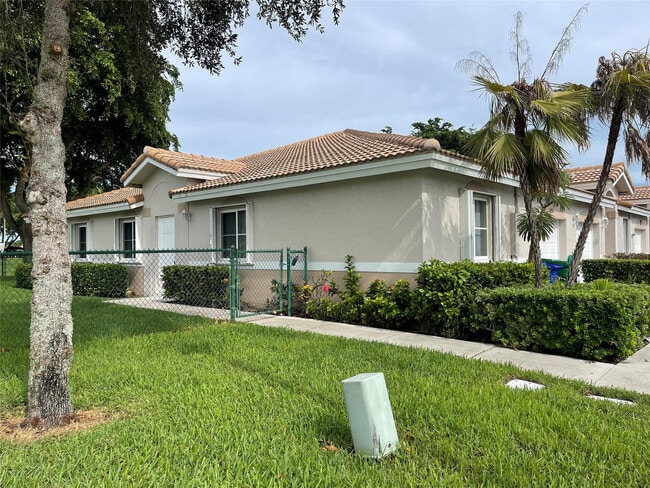 Photo - 1810 SW 114th Ter