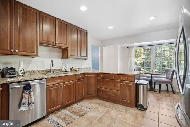 Photo - 2300 Cheshire Ln