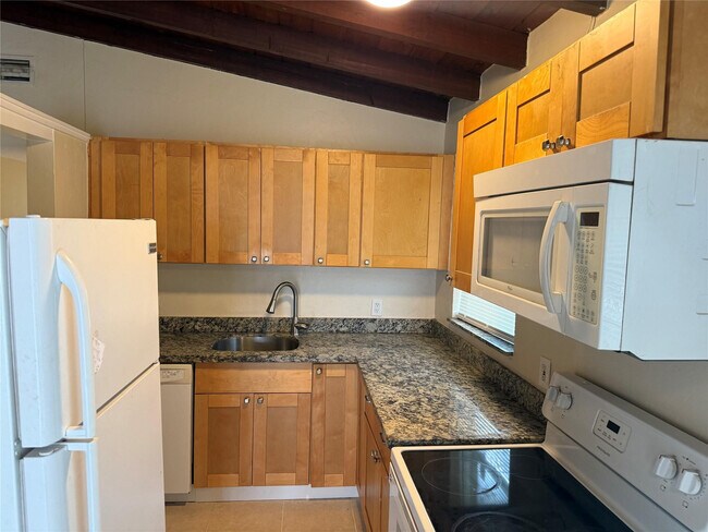 605 SW 22nd Ave