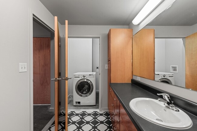 Photo - 1006 Olive St Unit 401