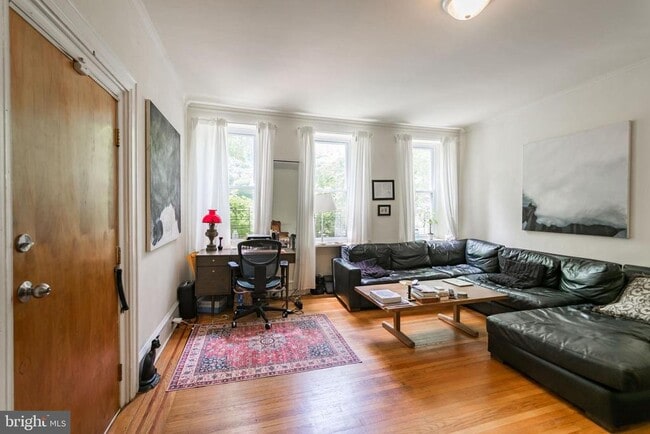 Building Photo - 4329 Osage Ave Unit 1W Rental