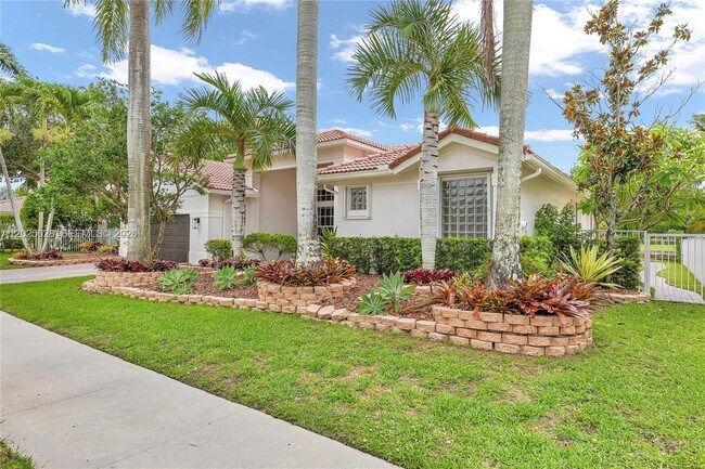 Photo - 950 Marina Dr