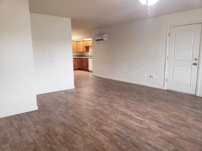 Building Photo - 4758 Skyway Rental