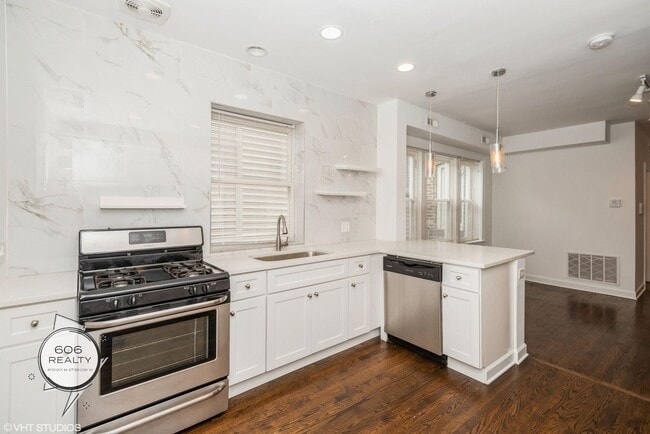 Photo - 2720 W Logan Blvd Unit 2