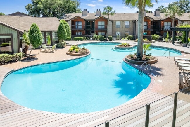 Photo - Hudson at Westchase Apartments