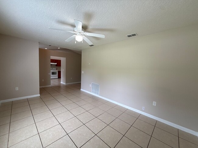 Photo - SILVER SPRINGS SHORES 3/2/2