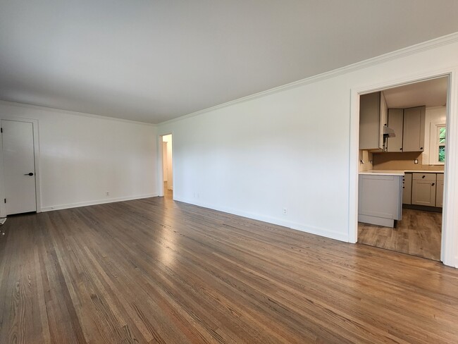 Photo - 5108 Cornwall Dr