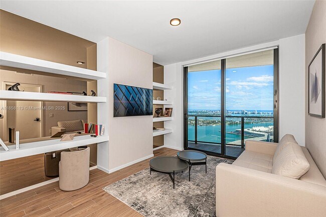 Photo - 398 NE 5th St Unidad 3711
