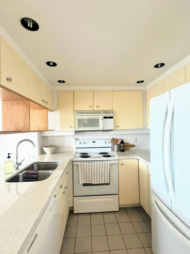 Photo - 1979 Yew St Unit ID1255891P