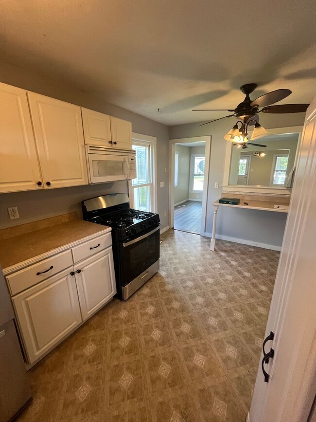 Building Photo - 59 Broome St Unit 1st floor