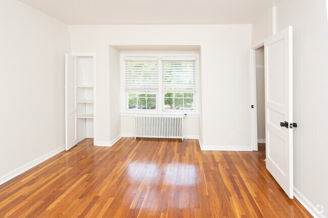 Unit 4C 660 SF Bedroom - Beech Spring Village