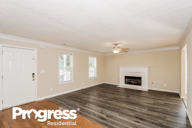 Photo - 271 McClure Dr