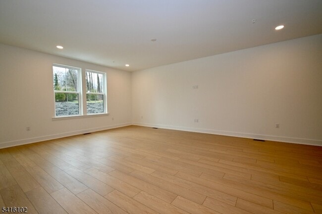 Photo - 26 Arowana Rd
