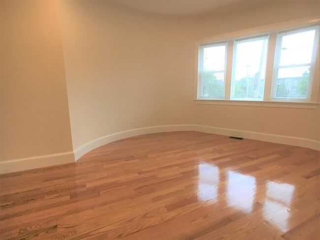 Photo - 67 Temple St Unit 2