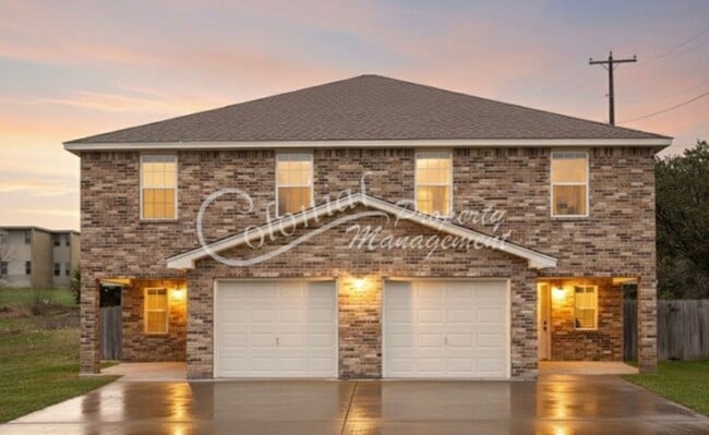 Building Photo - 3 BED / 2.5 Bath Coming soon!