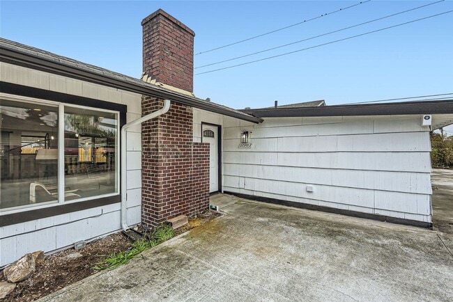 Photo - Just renovated - 4 bedroom Home