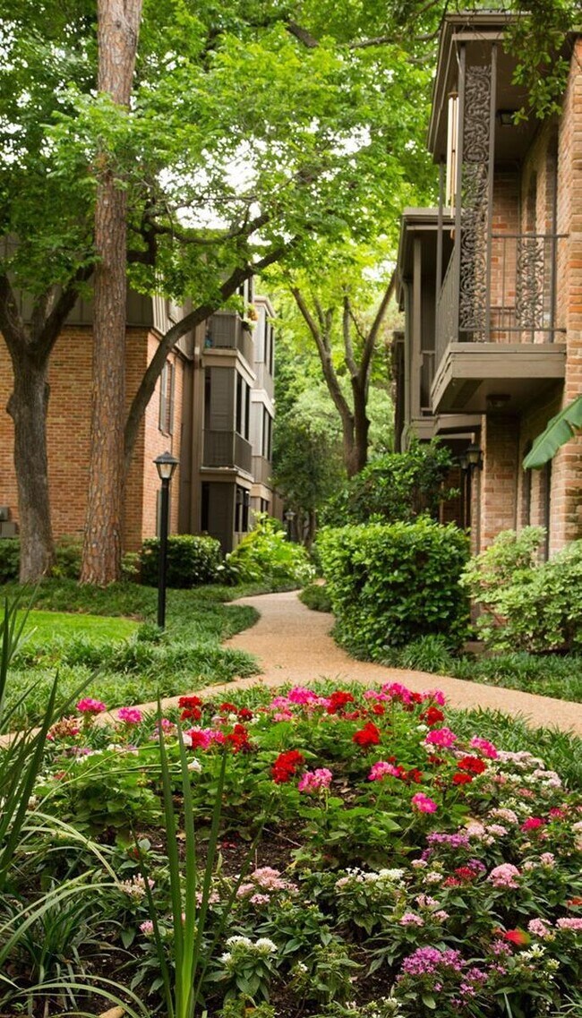 Photo - 2400 Yorktown St Unit c1