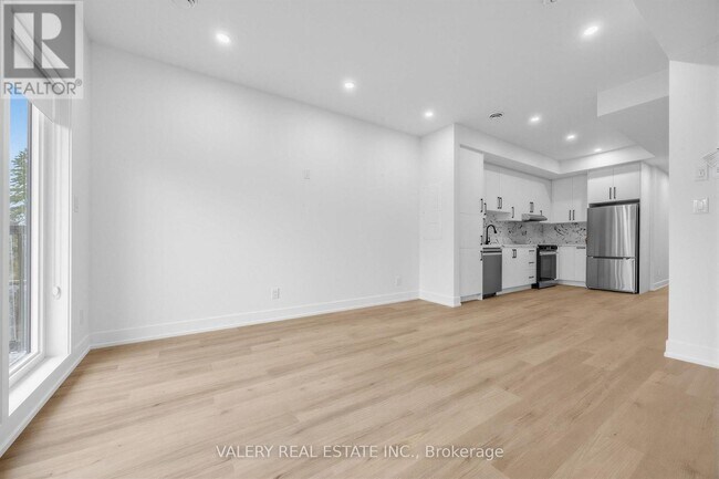 Photo - 1115 Islington Ave. Unité B