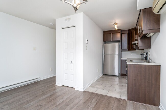 Photo - 582 du Plateau Boulevard Unité 2