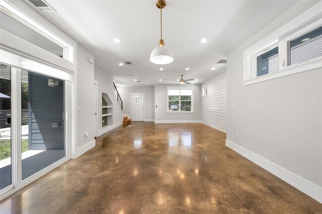 Photo - 2821 Castro St
