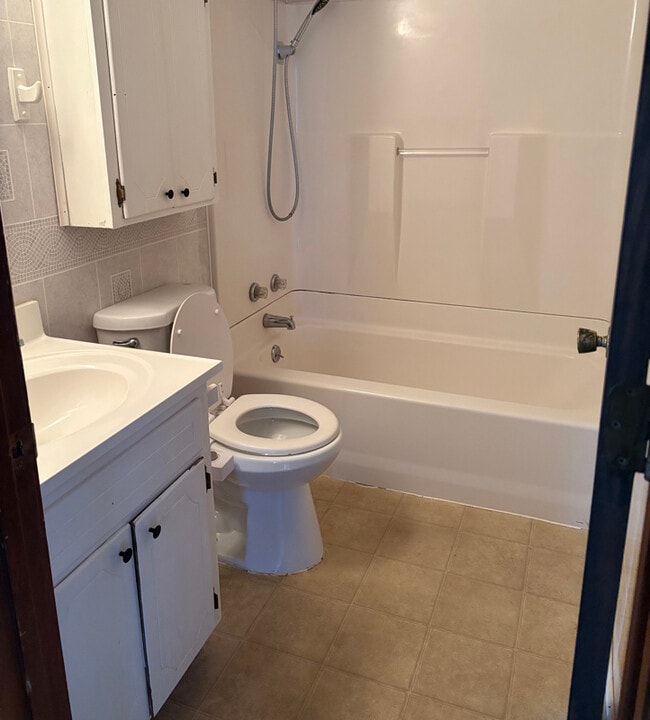 Photo - 103 E Brasfield St Unidad A