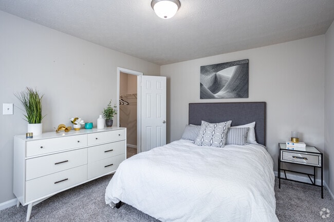 1BR, 1BA - 850SF - Bedroom