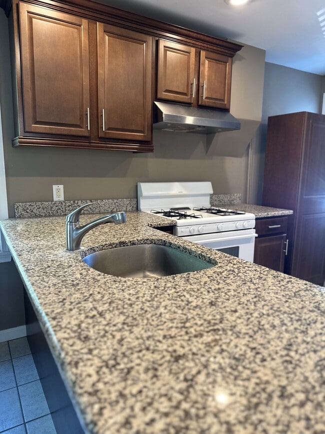 Photo - 818 C St