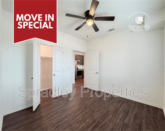 Building Photo - 1124 W Ave O Unit Apt 1206